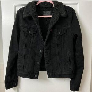 Levi’s Women’s Sherpa-Lined Denim Jacket